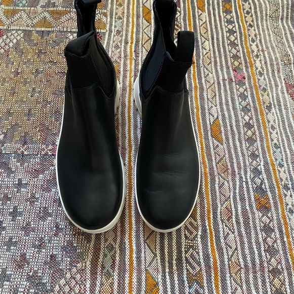 Leoffler Randall Platform Chelsea Boots - Picture 7 of 7